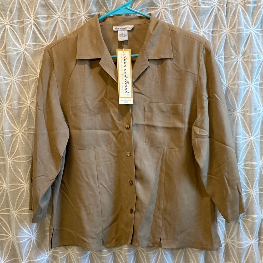 NWT Anna and Frank Silk Button Down Top - Picture 9 of 9
